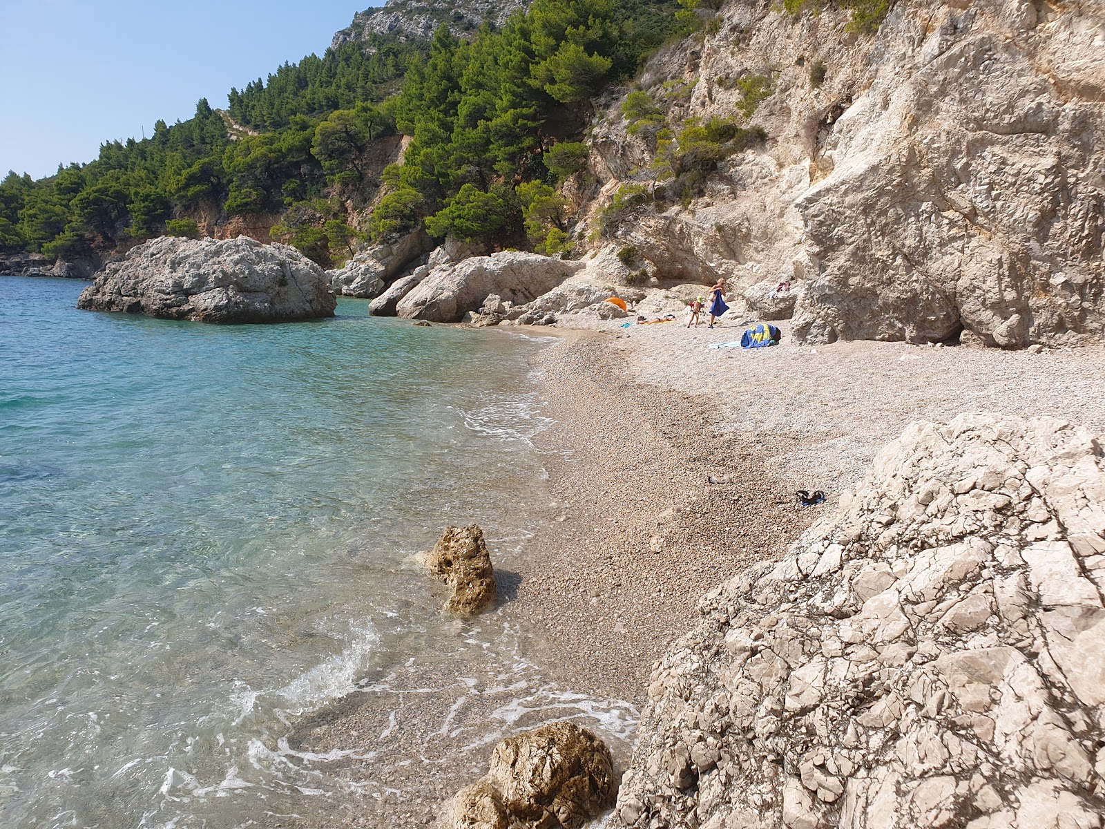 Zuljana II beach'in fotoğrafı küçük koylar ile birlikte