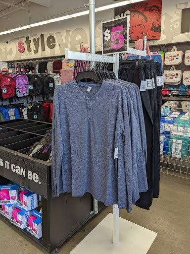 Variety Store «Five Below», reviews and photos, 781 Shoppes Blvd, North Brunswick Township, NJ 08902, USA