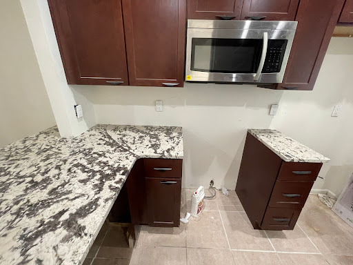 Granite Supplier «Flintstones Kitchen Cabinets & Countertops», reviews and photos, 2370 Capital Cir NE, Tallahassee, FL 32308, USA