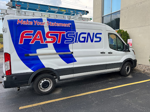 Sign Shop «FASTSIGNS», reviews and photos, 313 N Mattis Ave #114, Champaign, IL 61821, USA