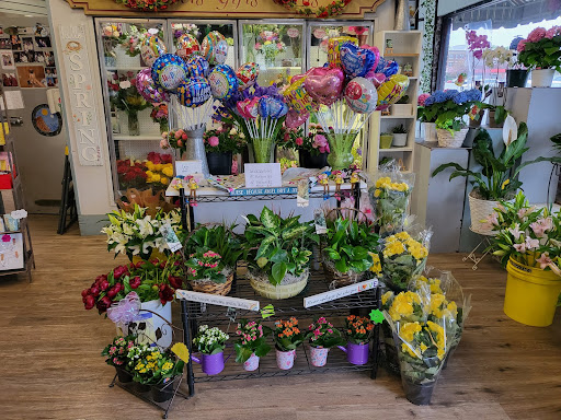 Florist «Lollipops & Roses Florist», reviews and photos, 450 Salem St, Medford, MA 02155, USA