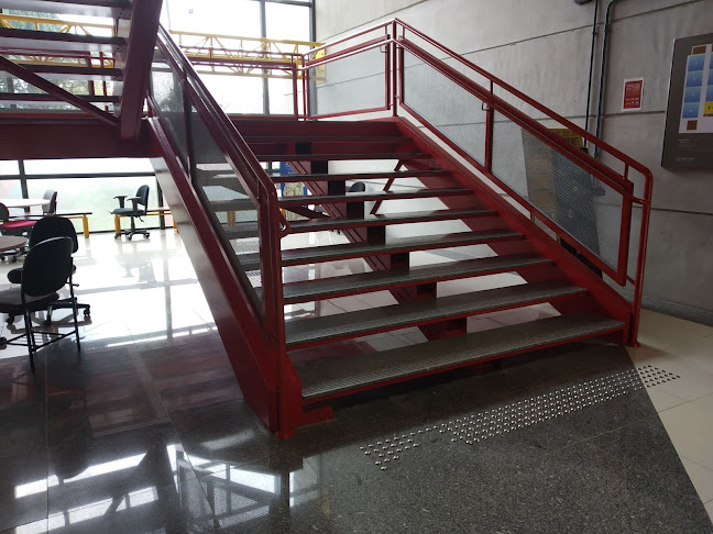 PUCPR - Bloco 5 Vermelho - Escola de Comunicação e Artes - Curitiba