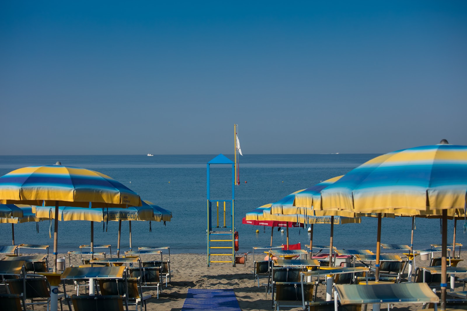 Photo of Magazzeno beach II with partly clean level of cleanliness