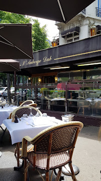 Atmosphère du Restaurant français L'Auberge Dab à Paris - n°6