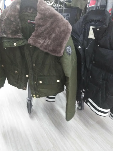 Shopping Mall «Oakdale Village Shopping Center», reviews and photos, 8301 3rd St N, St Paul, MN 55128, USA