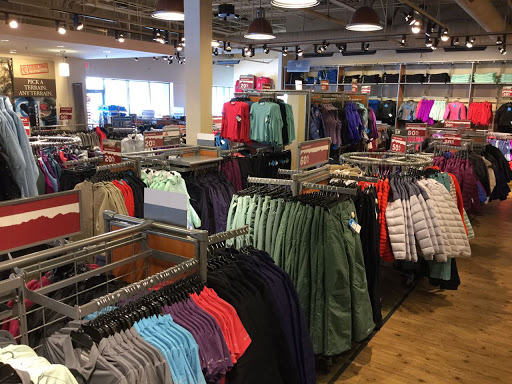 Sportswear Store «Columbia Sportswear Outlet Store at Prime Outlets Grove City», reviews and photos, 1911 Leesburg Grove City Rd #445, Grove City, PA 16127, USA