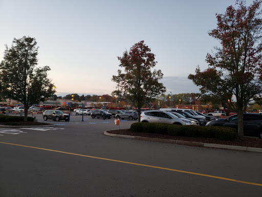 Shopping Mall «Crossroads Shopping Center», reviews and photos, 229 Hartford Ave, Bellingham, MA 02019, USA