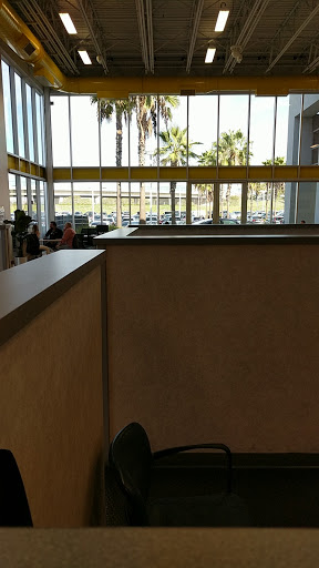 Used Car Dealer «CarMax Dealership», reviews and photos, 9501 Research Dr, Irvine, CA 92618, USA