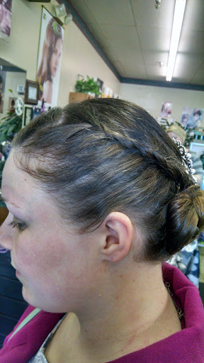 Beauty Salon «Hair Station», reviews and photos, Hair Station, 1622 Fort Campbell Blvd, Clarksville, TN 37042, USA