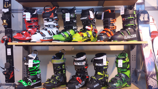 Sporting Goods Store «Any Mountain - Corte Madera», reviews and photos, 71 Tamal Vista Blvd, Corte Madera, CA 94925, USA