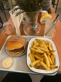 Plats et boissons du Restaurant de hamburgers Cuties à Paris - n°18