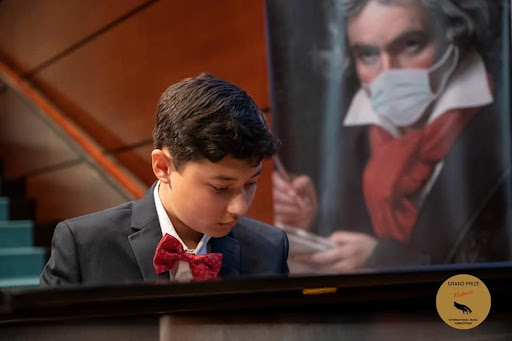 Piano Lessons With Valery Goldes image