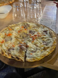 Tarte flambée du Restaurant de spécialités alsaciennes L'Alsacien République - Restaurant / Bar à Flammekueche à Paris - n°4