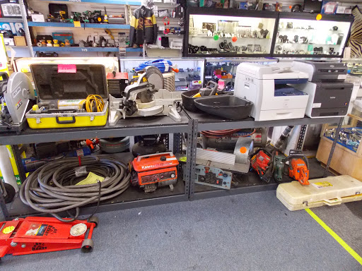 Pawn Shop «5 Minute Pawn Shop», reviews and photos, 21923 Sherman Way, Canoga Park, CA 91303, USA