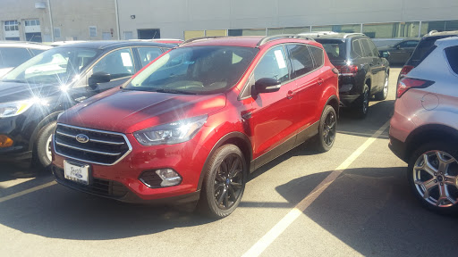 Volkswagen Dealer «Larry Roesch Volkswagen», reviews and photos, 313 W Grand Ave, Bensenville, IL 60106, USA