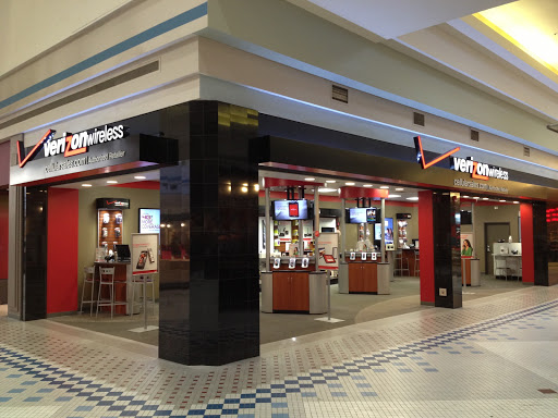 Verizon Authorized Retailer – Cellular Sales, 90 Elm St #41, Enfield, CT 06082, USA, 