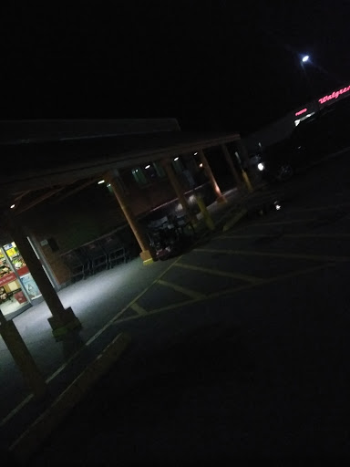 Grocery Store «H-E-B Grocery», reviews and photos, 110 Brazos Street, West Columbia, TX 77486, USA