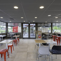 Atmosphère du Restaurant KFC Tourville la Rivière à Tourville-la-Rivière - n°12