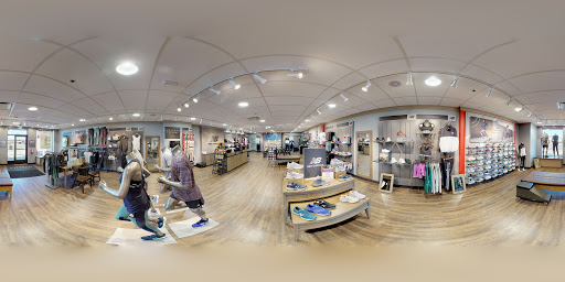 Shoe Store «New Balance - Milwaukee», reviews and photos, 17155 W Bluemound Rd a, Brookfield, WI 53005, USA