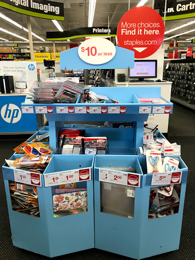 Office Supply Store «Staples», reviews and photos, 627 E Calaveras Blvd, Milpitas, CA 95035, USA