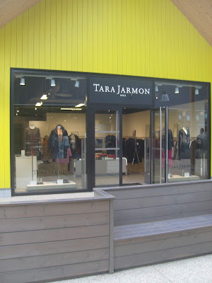 TARA JARMON à Aubergenville