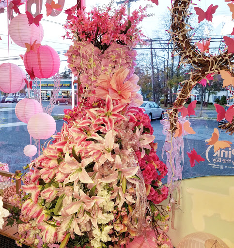 Florist «Country Village Florist and Gifts, Inc.», reviews and photos, 212 E Main St, East Islip, NY 11730, USA