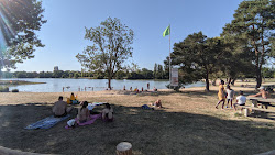 Photo de Chambon Beach zone des équipements