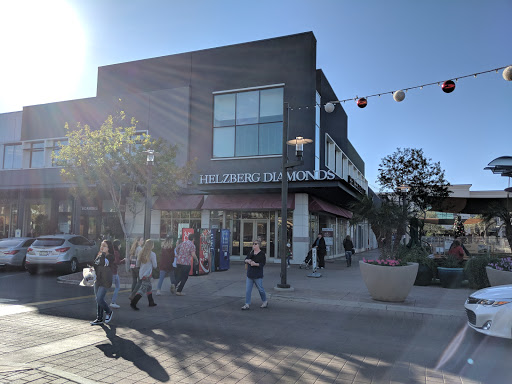 Jewelry Store «Helzberg Diamonds», reviews and photos, 2174 E Williams Field Rd #110, Gilbert, AZ 85296, USA