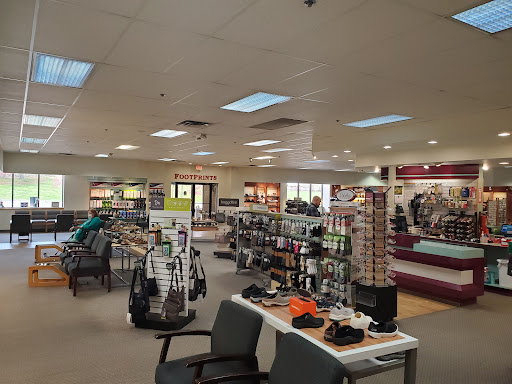 Shoe Store «Footprints Fashion & Footwear», reviews and photos, 79 Costello Rd, Newington, CT 06111, USA