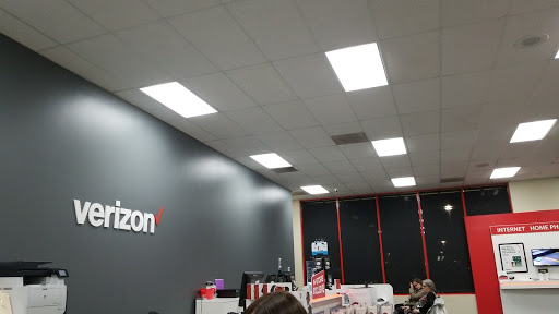 Cell Phone Store «Verizon Authorized Retailer - A Wireless», reviews and photos, 1120 Murfreesboro Rd, Franklin, TN 37064, USA