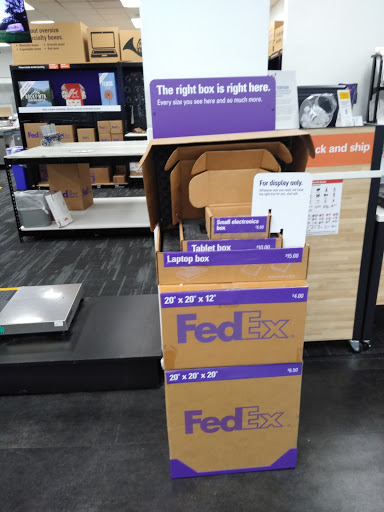 Print Shop «FedEx Office Print & Ship Center», reviews and photos, 4717 Sharon Rd #1a, Charlotte, NC 28210, USA