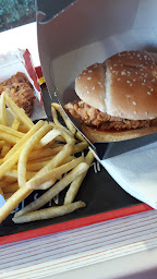 Photo n°49 de KFC Lyon Porte Des Alpes à Bron ()