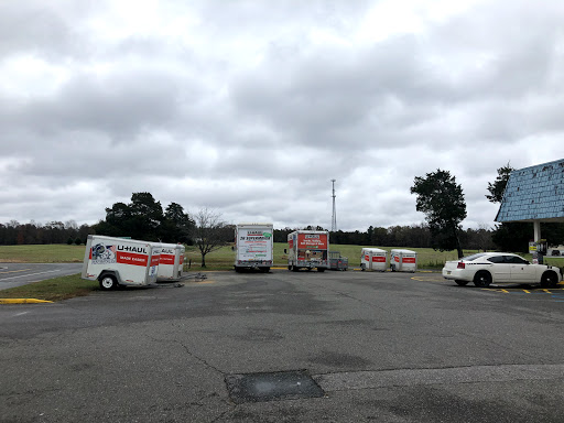 Gas Station «CAROLINE SUPERMARKET», reviews and photos, 19268 Partlow Rd, Beaverdam, VA 23015, USA