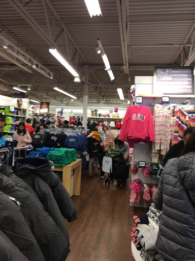 Clothing Store «Gap Outlet», reviews and photos, 1 Outlet Blvd, Wrentham, MA 02093, USA