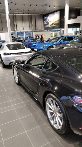 Reviews of Porsche Retail Group in Reading - Car dealer