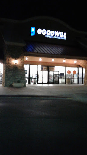 Thrift Store «Arizona Ave & Pecos Goodwill Retail Store & Donation Center», reviews and photos