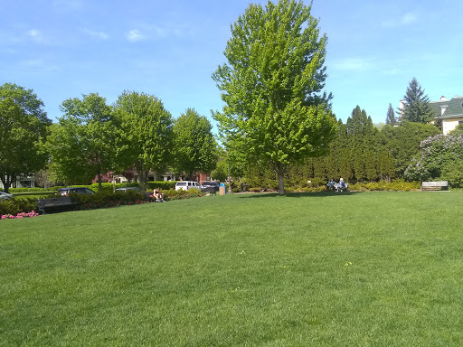 Park «Nathan Hale Park», reviews and photos, 401 Summit Ave, St Paul, MN 55102, USA