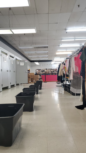 Discount Store «Discount Fashion Warehouse Kettering», reviews and photos, 2836 Wilmington Pike, Kettering, OH 45419, USA