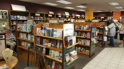Christian Book Store «Banner Books - Parable Christian Store», reviews and photos, 2913 Niles Ave, St Joseph, MI 49085, USA