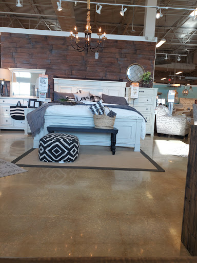 Furniture Store «Ashley HomeStore», reviews and photos, 2915 N Dale Mabry Hwy, Tampa, FL 33607, USA