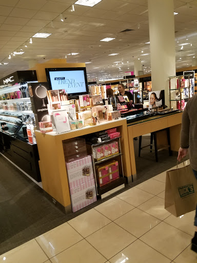 Department Store «Nordstrom Tacoma Mall», reviews and photos, 4502 S Steele St, Tacoma, WA 98409, USA