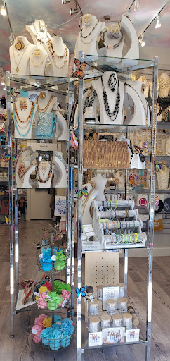 Jewelry Store «Knock Knock Boutique», reviews and photos, 110 W Chocolate Ave, Hershey, PA 17033, USA