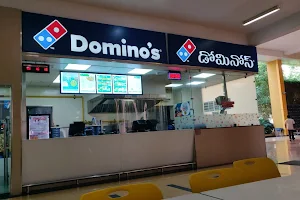 Dominos image