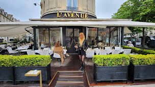 Photo n°172 de L'Avenue à Paris ()
