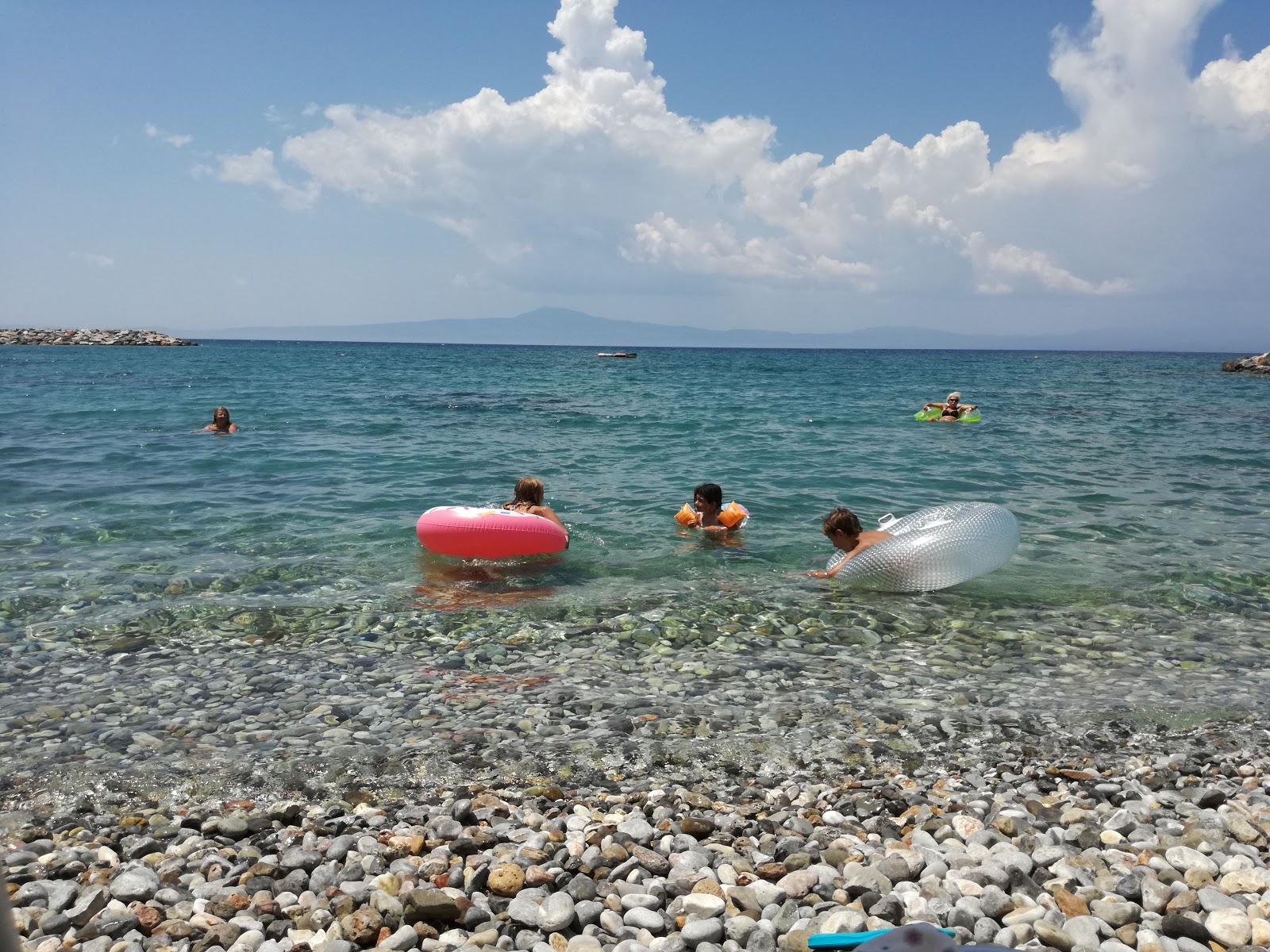 Photo of Paralia Mikri Μantinia II and the settlement