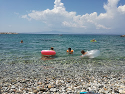 Paralia Mikri Mantinia II'in fotoğrafı dağlarla çevrili