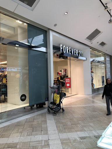 Clothing Store «Forever 21», reviews and photos, 14006 Riverside Dr # 35, Sherman Oaks, CA 91423, USA