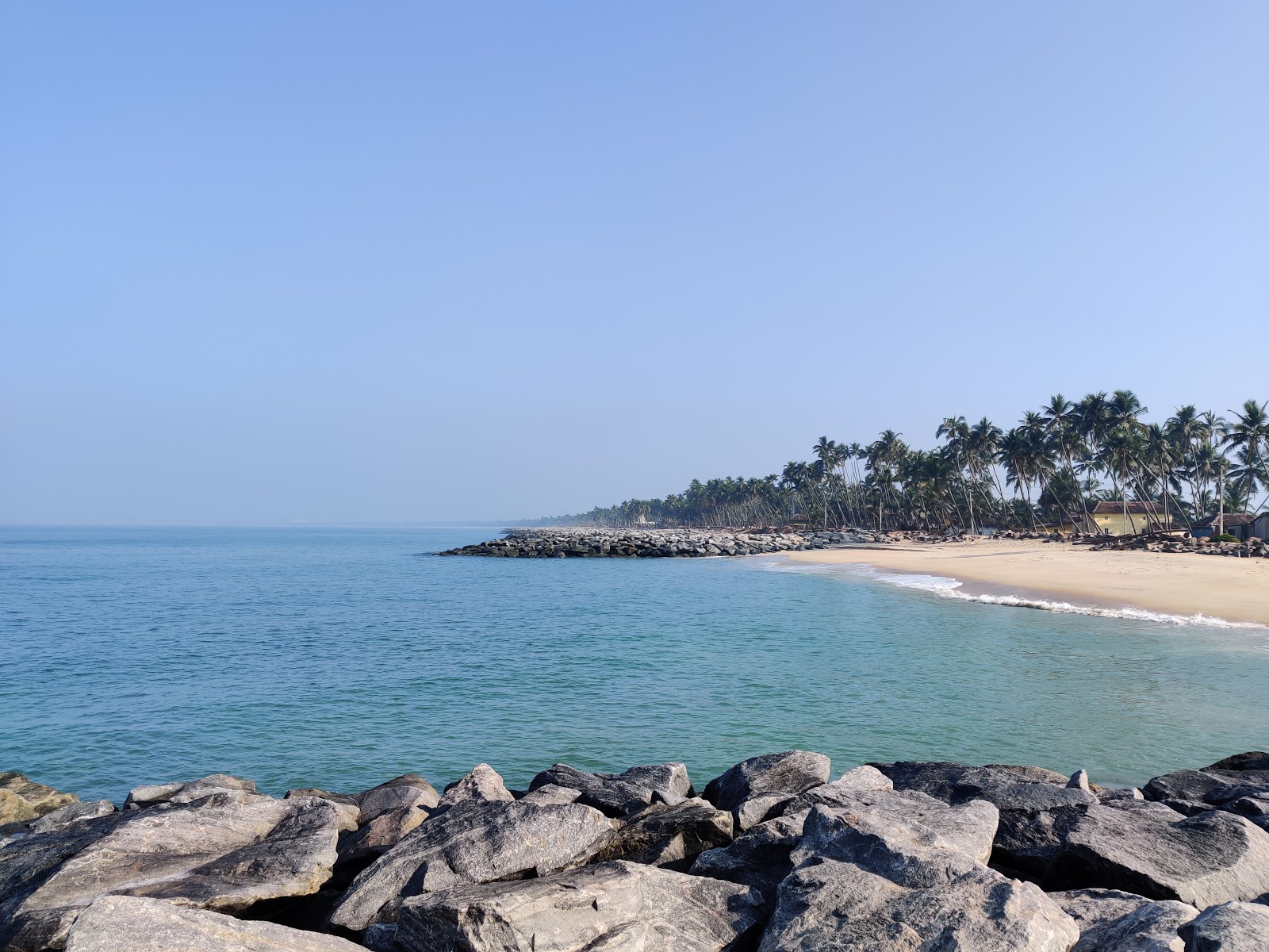 Φωτογραφία του Pithrody Udyavar Beach - δημοφιλές μέρος μεταξύ λάτρεις της χαλάρωσης