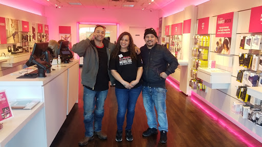 Cell Phone Store «T-Mobile», reviews and photos, 14413 W Colfax Ave C, Lakewood, CO 80401, USA
