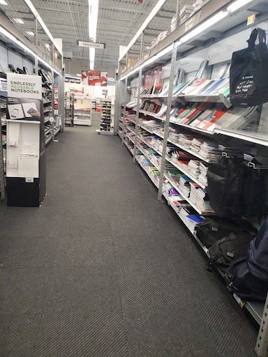 Office Supply Store «Staples», reviews and photos, 1600 N Milwaukee Ave, Vernon Hills, IL 60061, USA